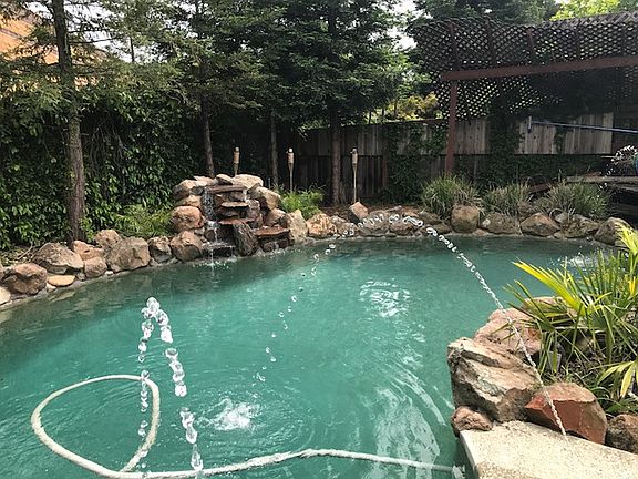 3rd image of 3481 Emerson Dr