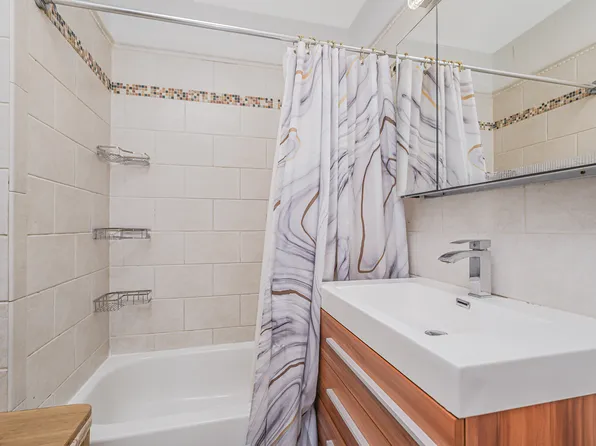 1830 Bath Avenue image 14 of 25