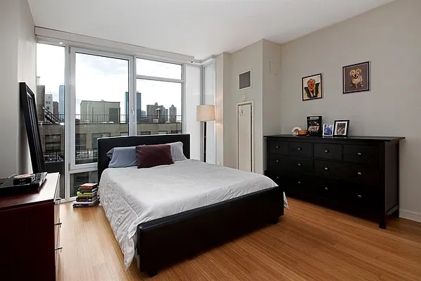 Sold by Corcoran | media 7