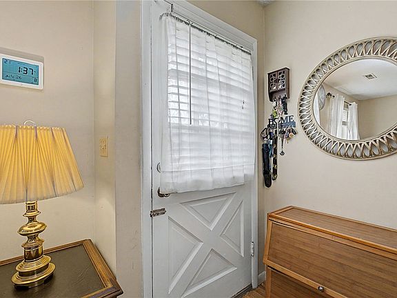 3rd image of 791 Clareridge Ln