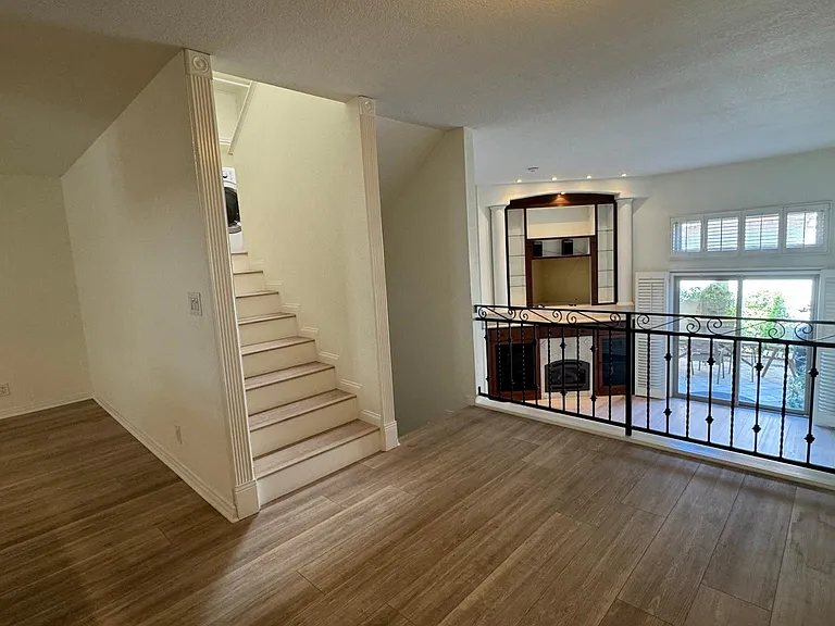 210 S Juanita Ave #D — Photo 4