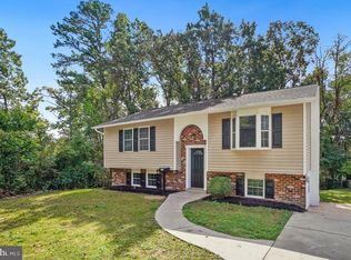 225 Shana Rd, Glen Burnie, MD 21060