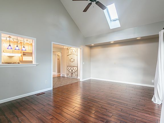 4th image of 55 Briggs Ave