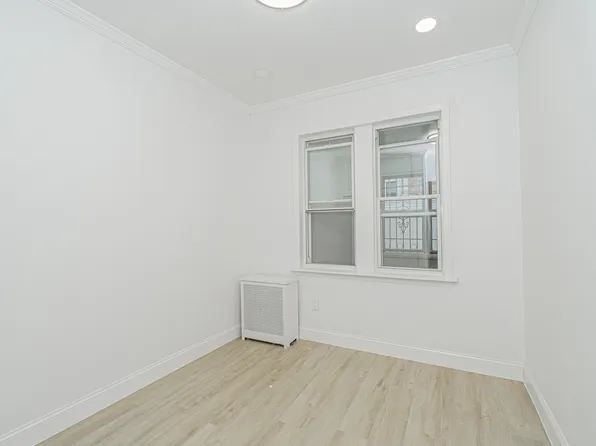 582 Bay Ridge Avenue image 15 of 41