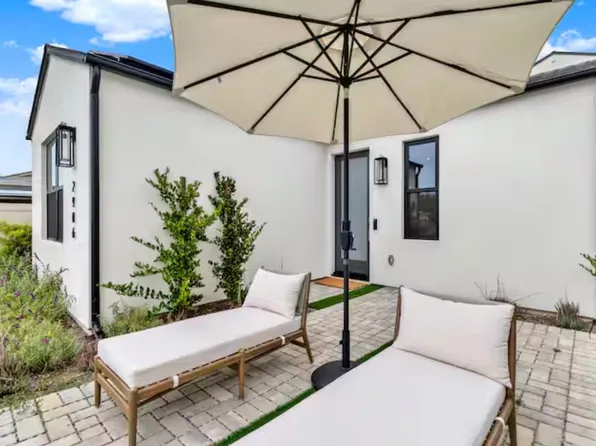 2906 Highland Dr #Adu, Carlsbad, CA 92008