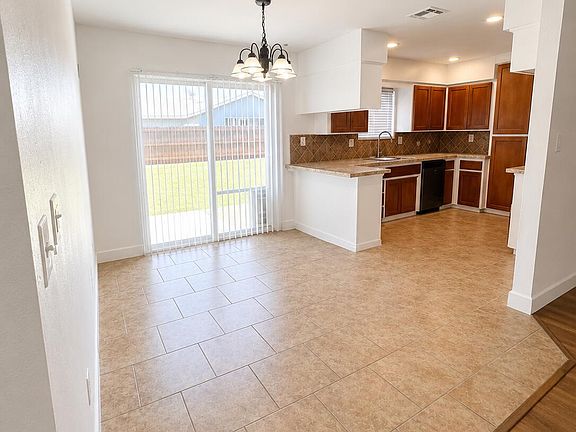 3rd image of 954 Martin Luther King Jr Avenue #Tulare