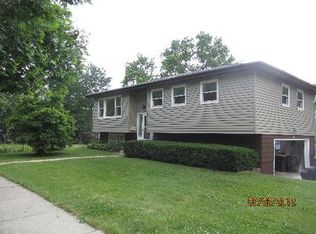 636 Gates St, West Chicago, IL 60185