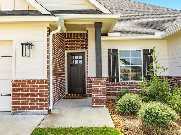 4th image of 628 Greystone Ln