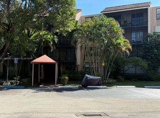 3800 N Hills Dr APT 312, Hollywood, FL 33021