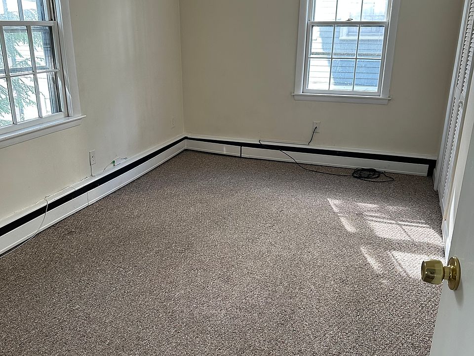 Smaller bedroom