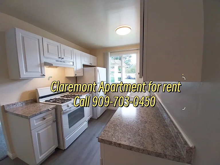856 W Bonita Ave — Photo 17