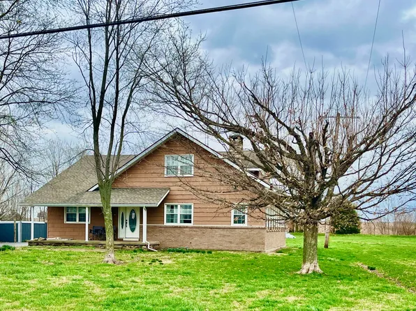 312 S State St, Crossville, IL 62827