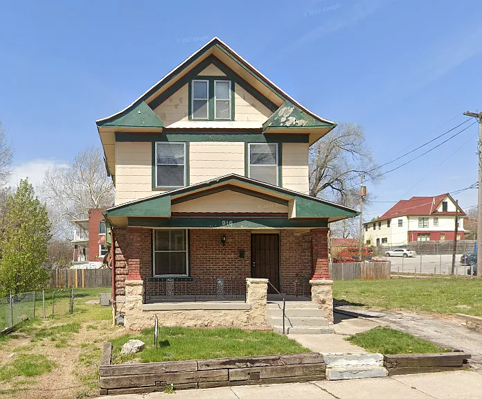 916 Bellefontaine Ave — Photo 1