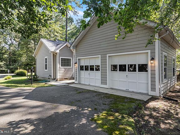 5th image of 14625 Bar Harbor Ct