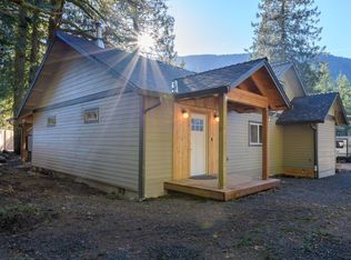 26919 E Chinook Ln, Rhododendron, OR 97049
