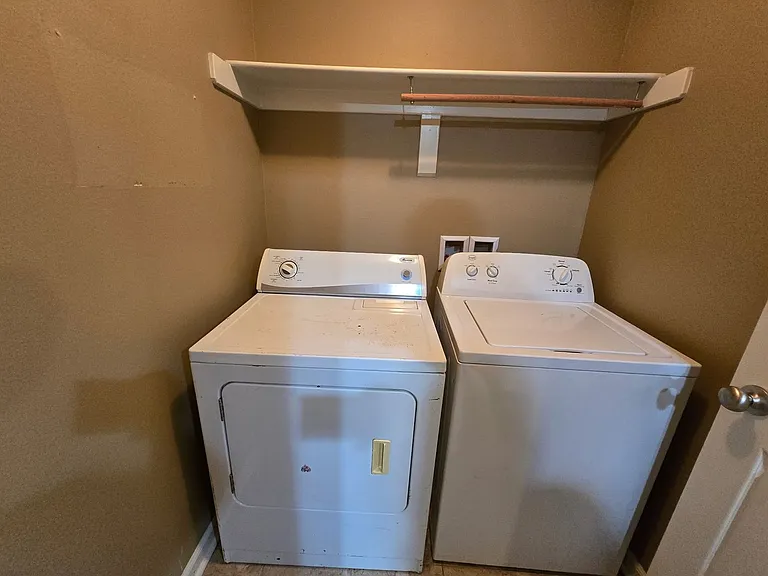 3537 Terrace Hill Ct — Photo 12