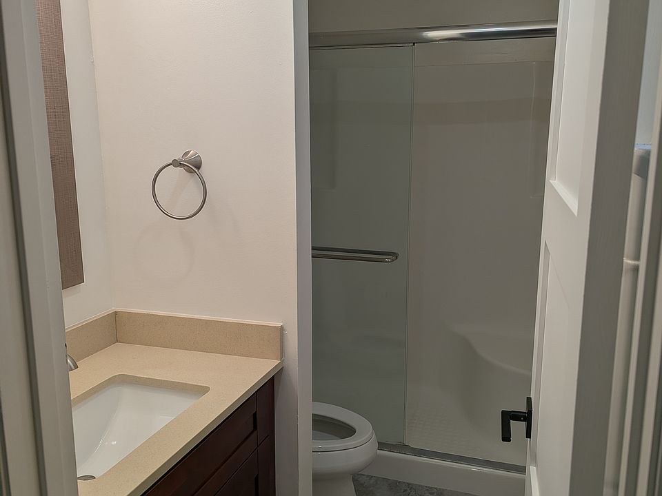 1st image of 575 Tyndall St APT 7
