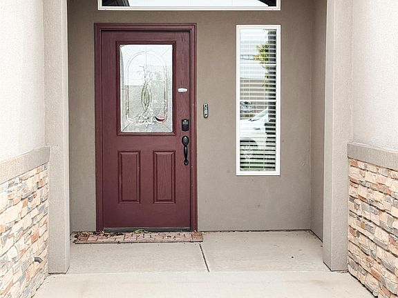5th image of 1605 W Mahone Dr