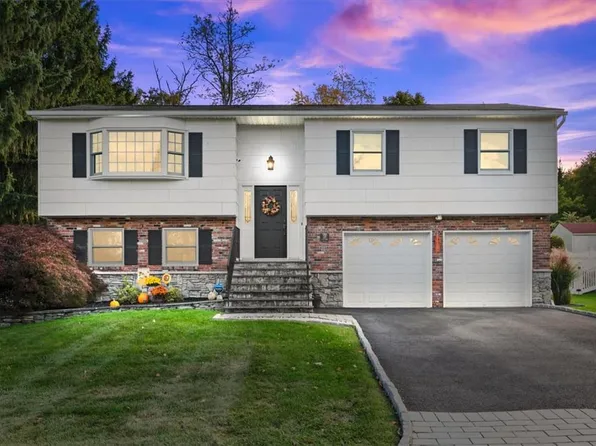 59 Keats Drive, New Windsor, NY 12553