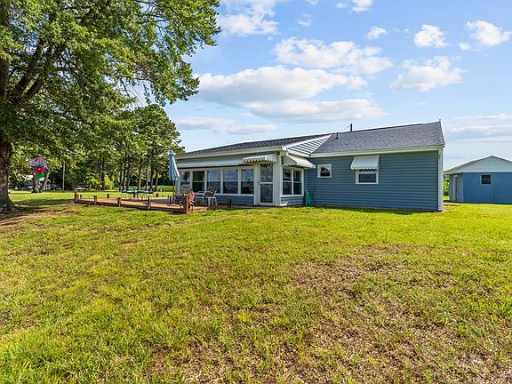 4th image of 320 Lambs Ln