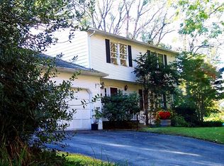 170 Ayrault Rd, East Greenwich, RI 02818