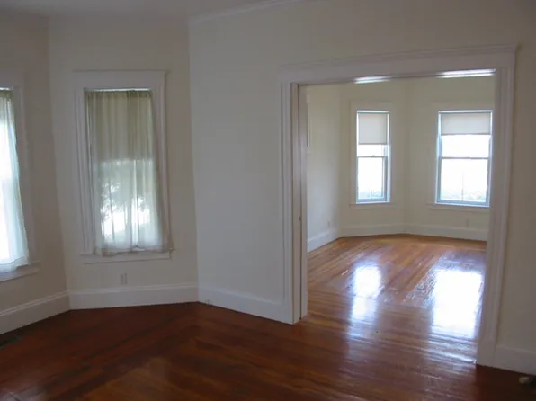 62 Elm St, Somerville, MA 02144