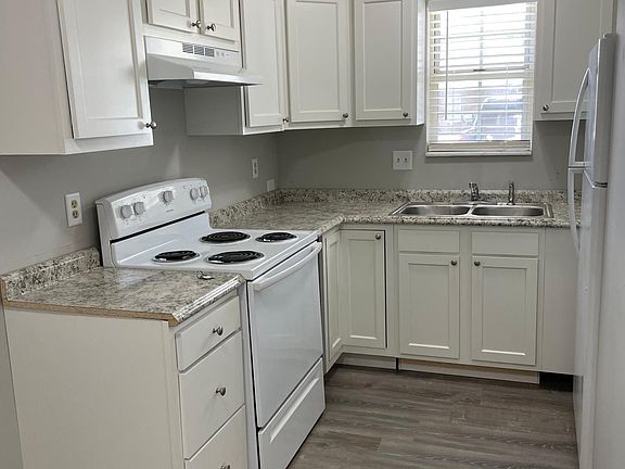 5th image of 406 Kensington Dr #406