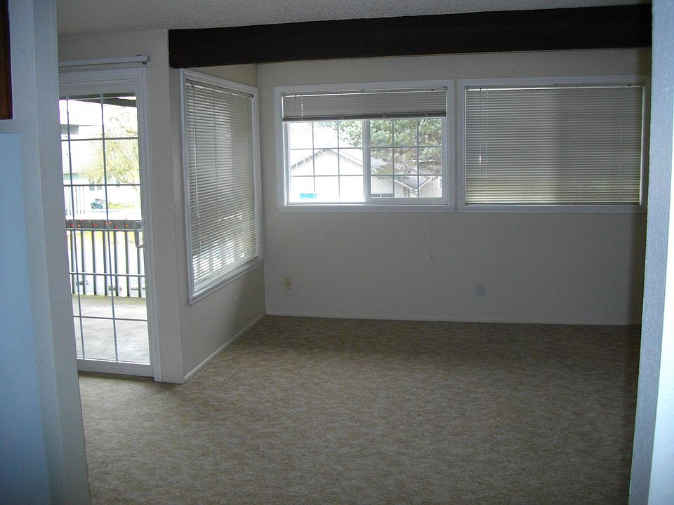 harris01 580 S 3rd St Harrisburg OR Zillow