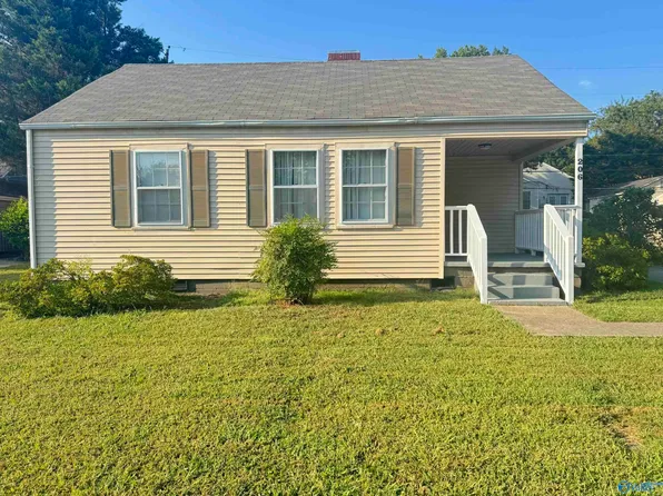 206 Surrey Rd SW, Huntsville, AL 35801