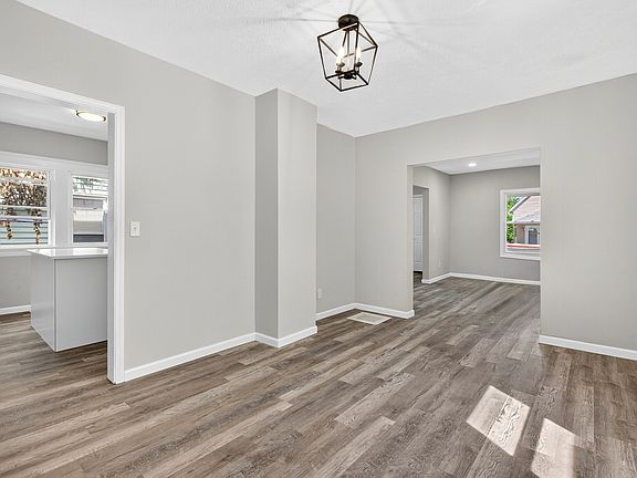 2nd image of 3203 Saratoga Ave