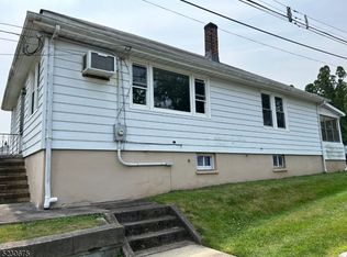 33 Stanley Rd, North Caldwell, NJ 07006