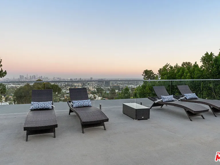 6181 Temple Hill Dr — Photo 53