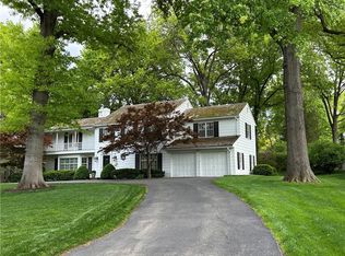 6539 Wenonga Rd, Mission Hills, KS 66208