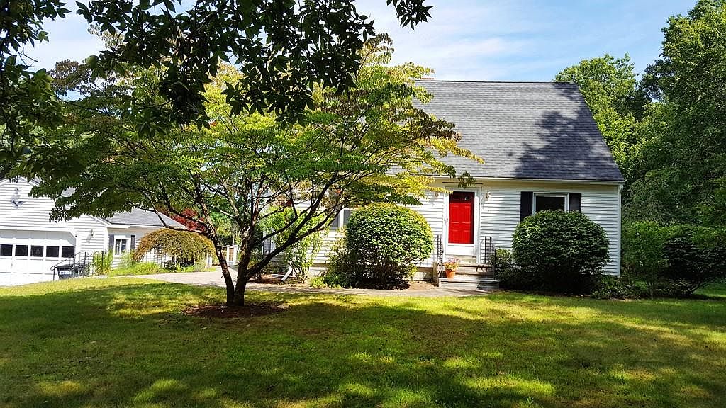 33 Hollis Rd, Lunenburg, MA 01462 Zillow