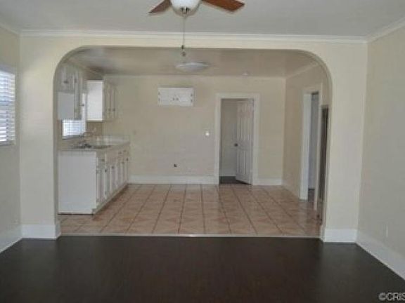 3rd image of 1210 W Manchester Ave
