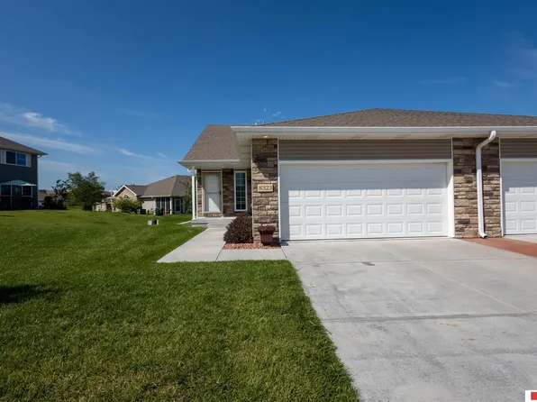 8323 Sutherland St, Lincoln, NE 68526