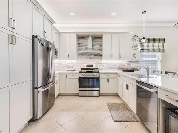 28422 Montecristo LOOP, BONITA SPRINGS, FL 34135