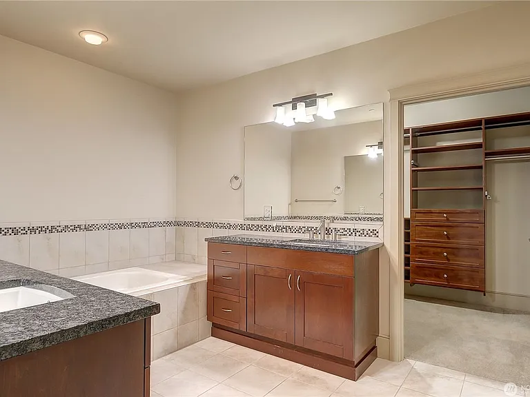 302 5th Ave #103 — Photo 12