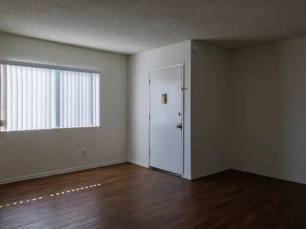 18404 Collins Street, 18404 Collins St #75baa0bd6, Tarzana, CA 91356