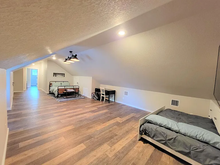 936 N Union Ave — Photo 15
