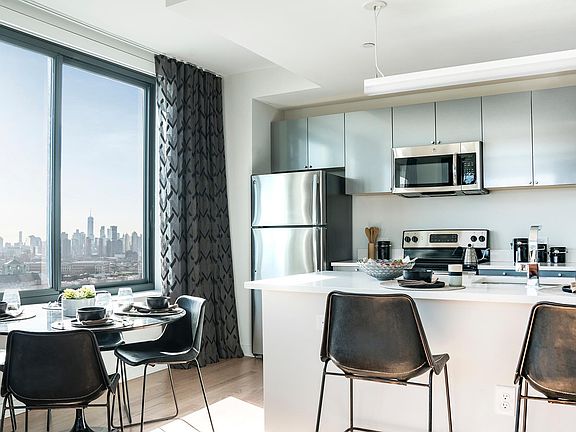 2nd image of 611 Pavonia Ave #1206