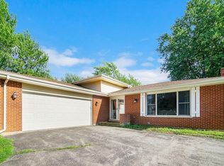 4217 Glen Oaks Dr, Crown Point, IN 46307