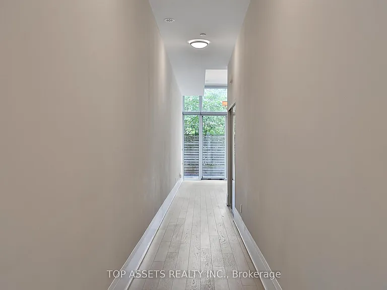 101 Erskine Ave #Townhouse 10 — Photo 5