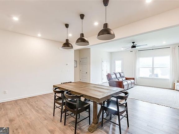 5th image of 23 Felton Walk SE