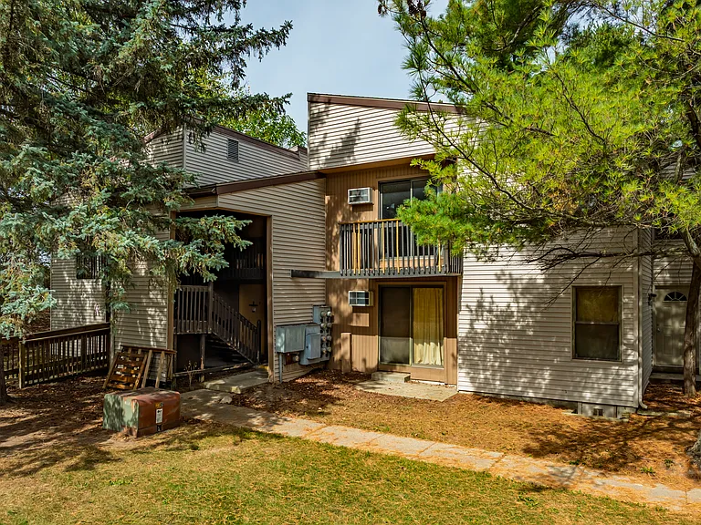 Knob Pines Apartments — Photo 9