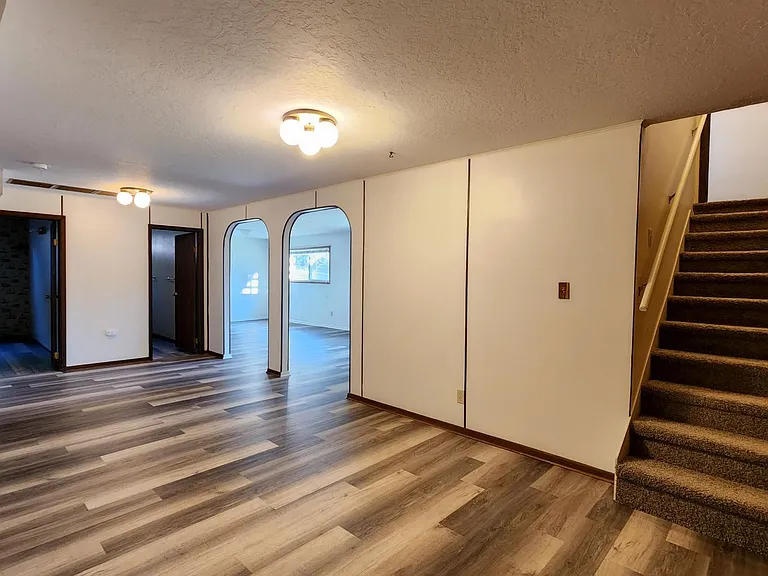 224 Glacier Dr — Photo 16