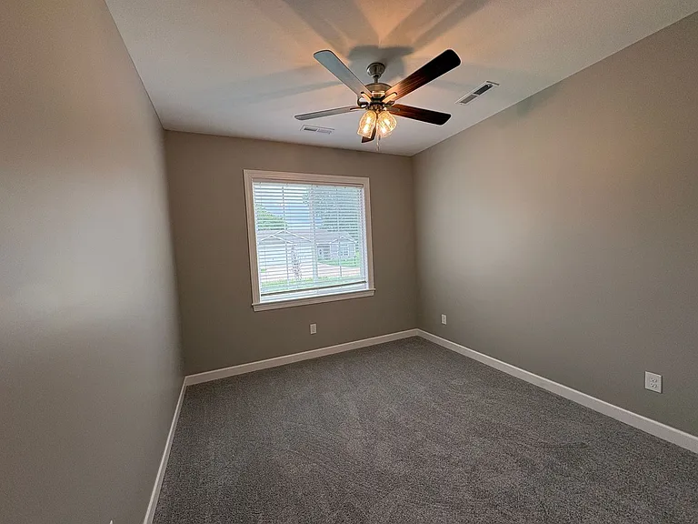 4916 Plumthicket Dr — Photo 18