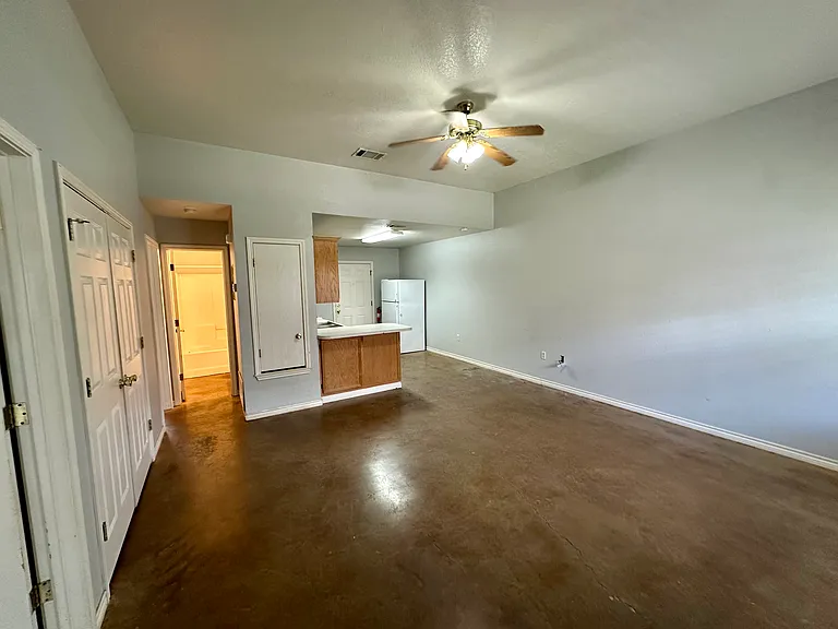 714 Redwood Ln #714 — Photo 4