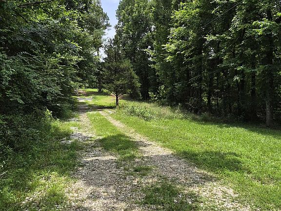 4th image of 4051 Amity Rd