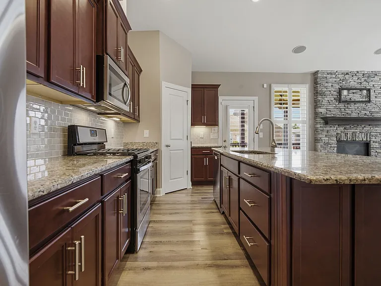 5036 Winslow Dr — Photo 14